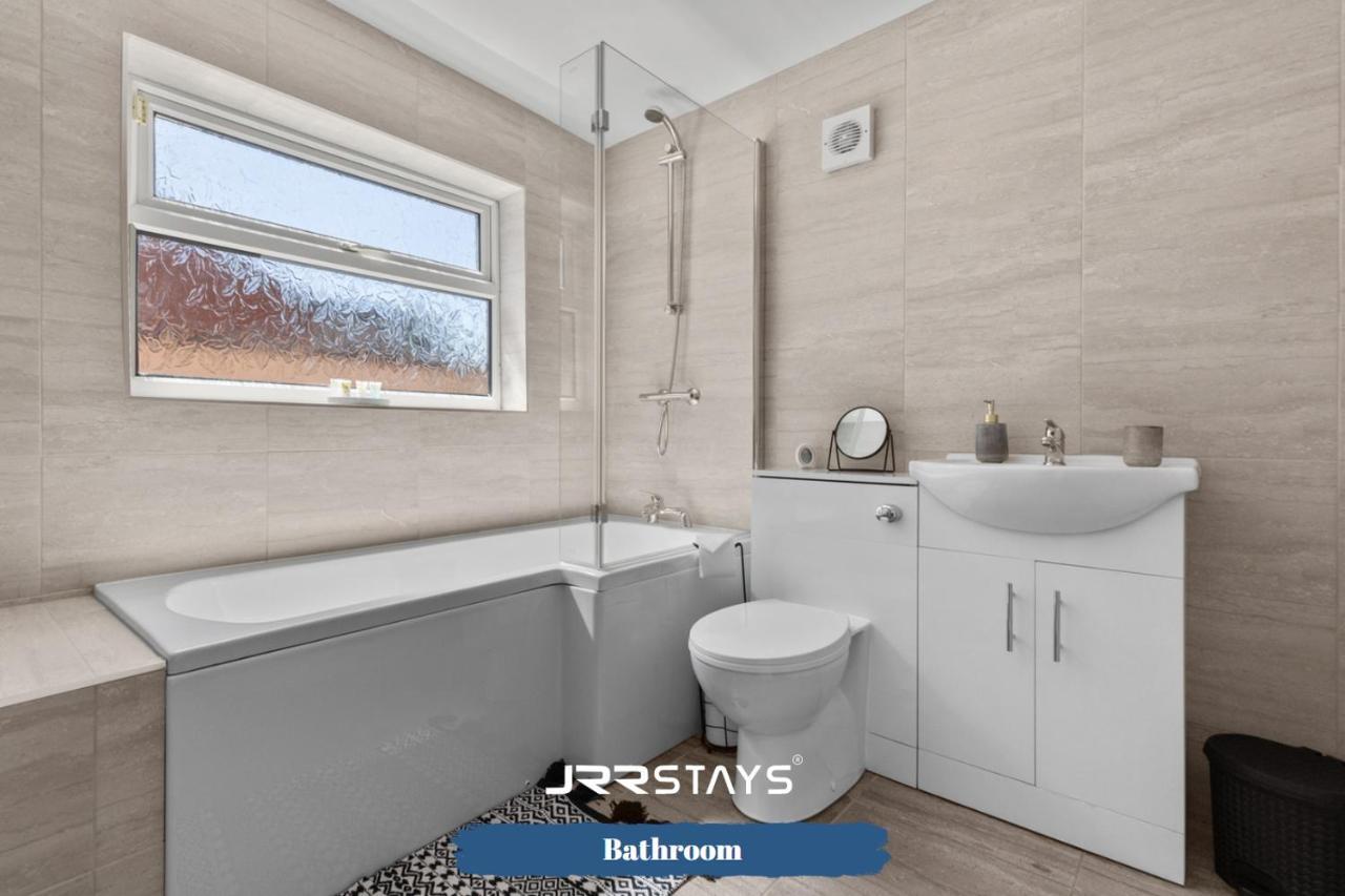 Nuneaton - Ideal 3 Bedroom, Wi-Fi Parking, Sleeps 6 - Jrr Stays Exterior photo